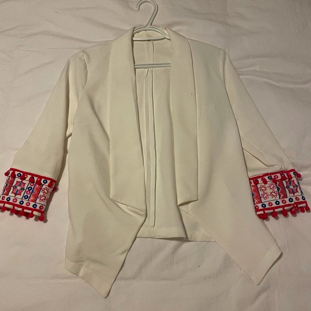 WHITE TASSLE BLAZER
